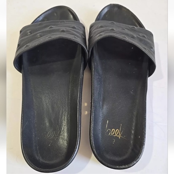 Beek Embossed - Picture 7 of 9